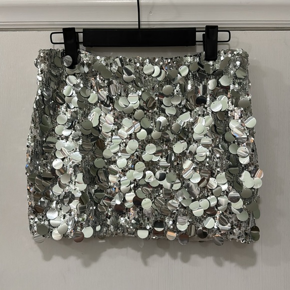 Edikted Sabina Low-Rise Sequin Mini Skirt in Silver SMALL - Picture 7 of 14